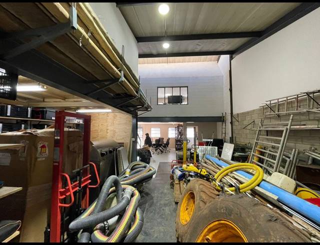 INDUSTRIAL PROPERTY TO RENT IN HENNOPSPARK